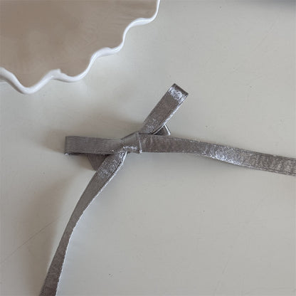 皮革金屬蝴蝶結髮夾－銀色-白心鑽單層款細節｜https://igowo.tw/