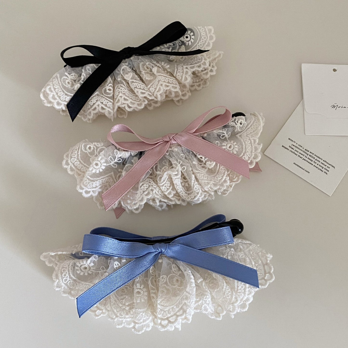 蕾絲緞帶蝴蝶結髮夾－商品主圖｜https://igowo.tw/