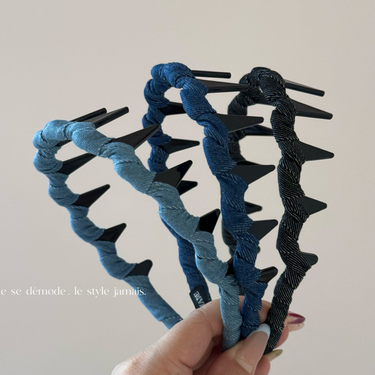 布面波浪髮箍－商品主圖｜https://igowo.tw/