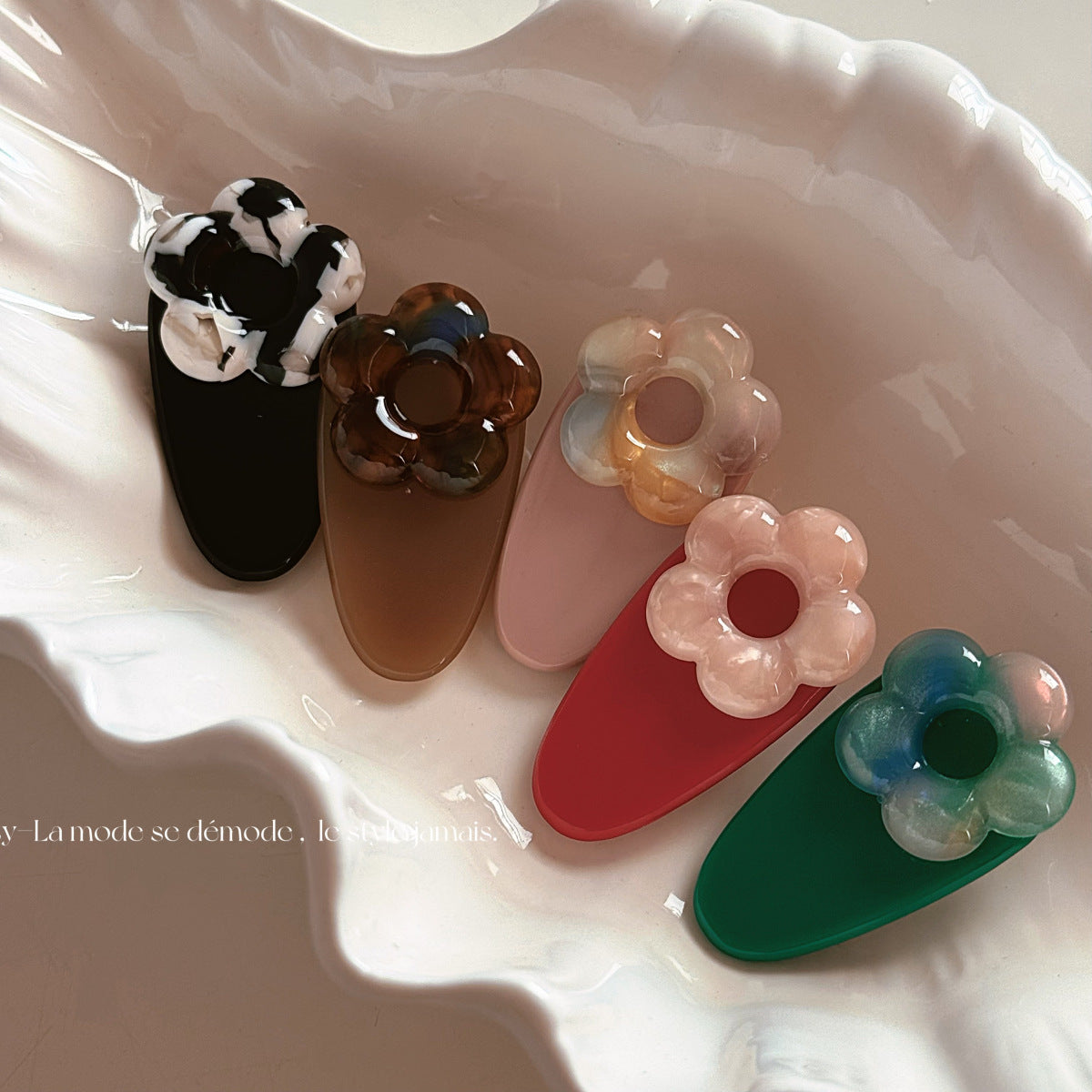 醋酸板材花朵髮夾－商品主圖｜https://igowo.tw/