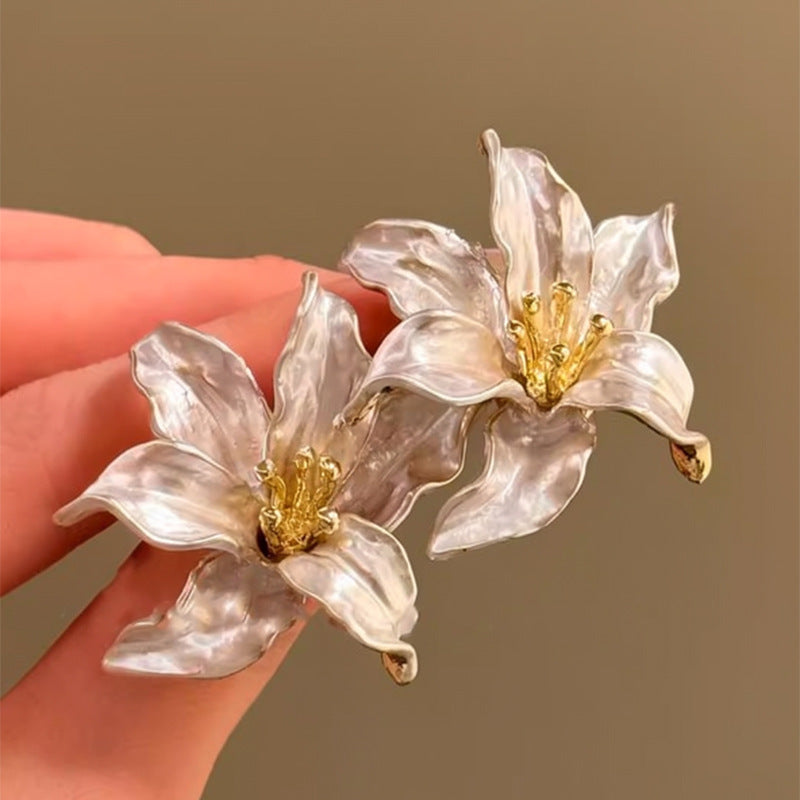 金屬立體耳環－銀針-金色-藍色款細節｜https://igowo.tw/
