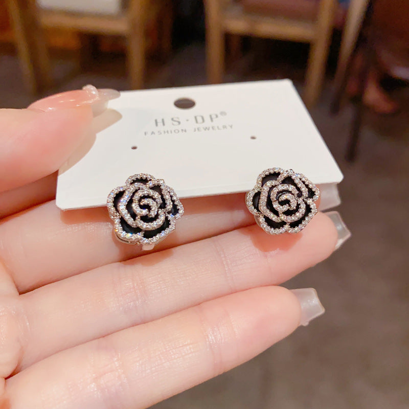 鋯石山茶花雙面耳扣－第二視角實拍｜https://igowo.tw/