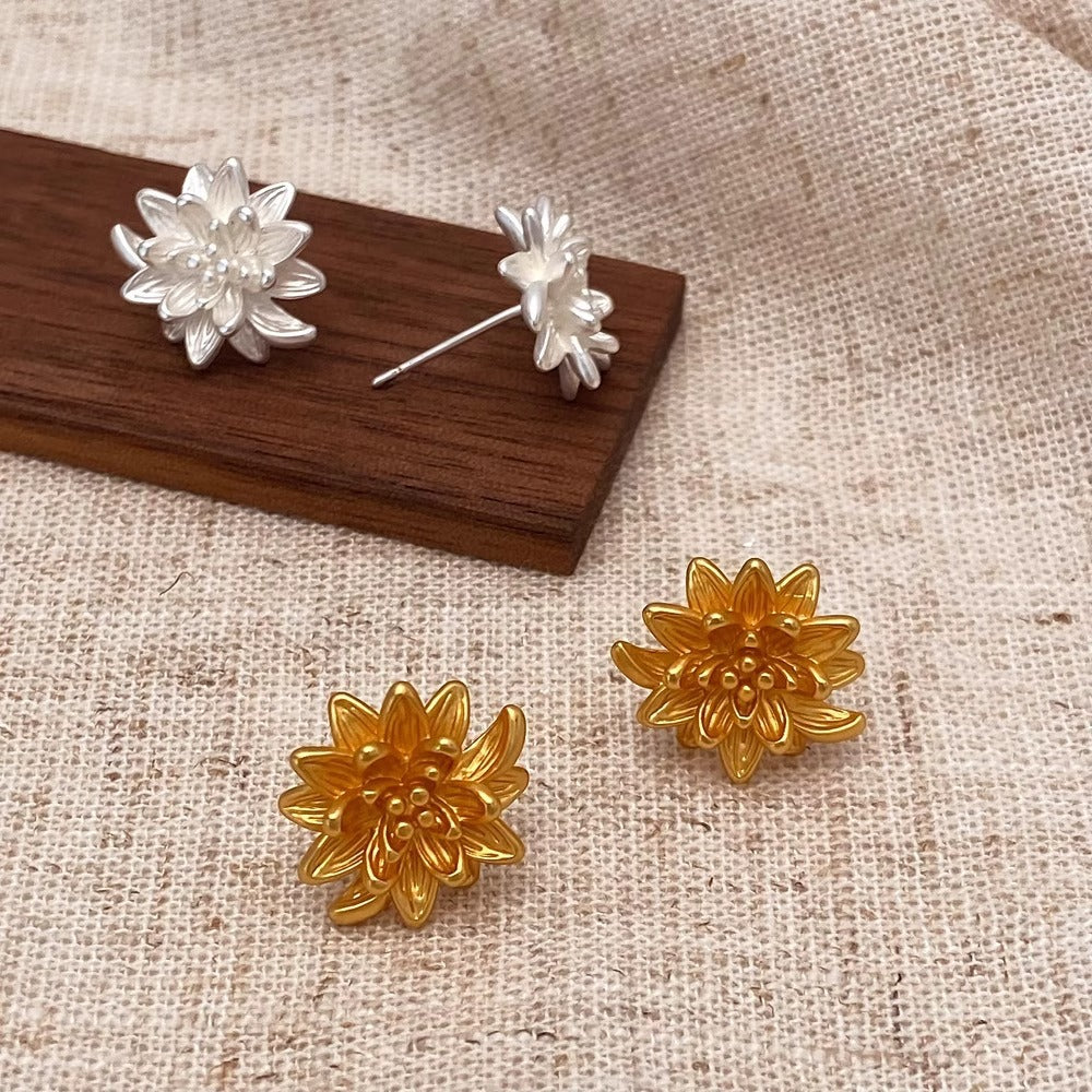 花朵復古簡約耳環－第二視角實拍｜https://igowo.tw/