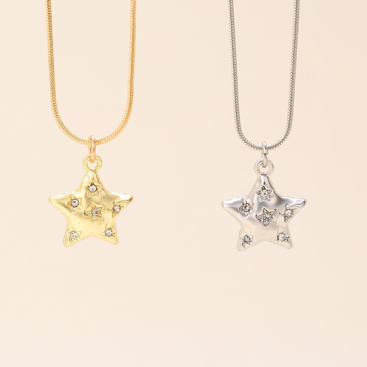 星星鑲鑽墜飾項鍊－細節特寫1｜https://igowo.tw/