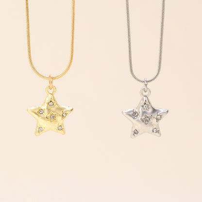 星星鑲鑽墜飾項鍊－細節特寫1｜https://igowo.tw/