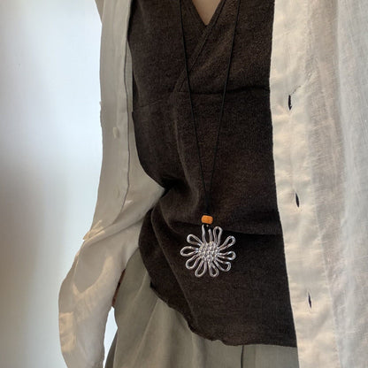 銀色串珠花朵長版項鍊－項鍊-銀色-花朵款實拍｜https://igowo.tw/