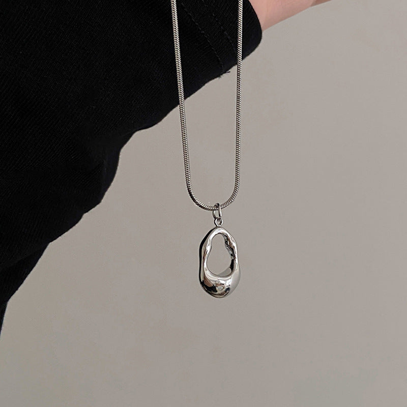 不鏽鋼幾何鏤空項鍊－2#項鍊-銀色款實拍｜https://igowo.tw/