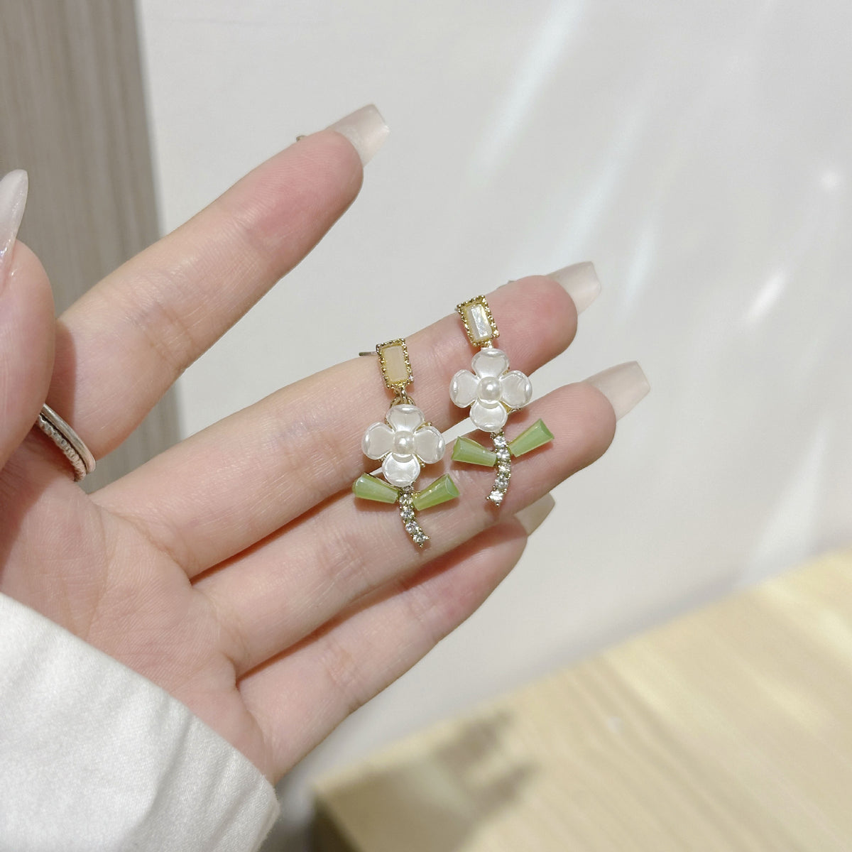 蝴蝶結花朵耳環－細節特寫66｜https://igowo.tw/