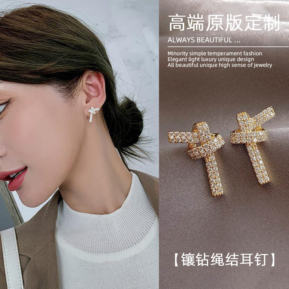 鋯石銀針簡約耳釘－商品主圖｜https://igowo.tw/
