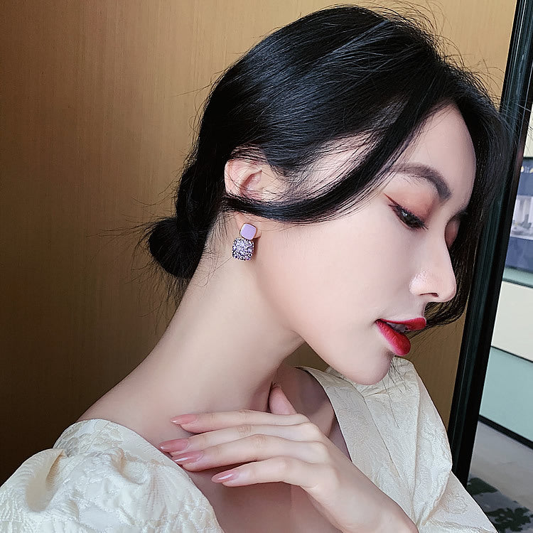 琺瑯鋯石方形耳環－銀針-槍黑底灰鑽款細節2｜https://igowo.tw/
