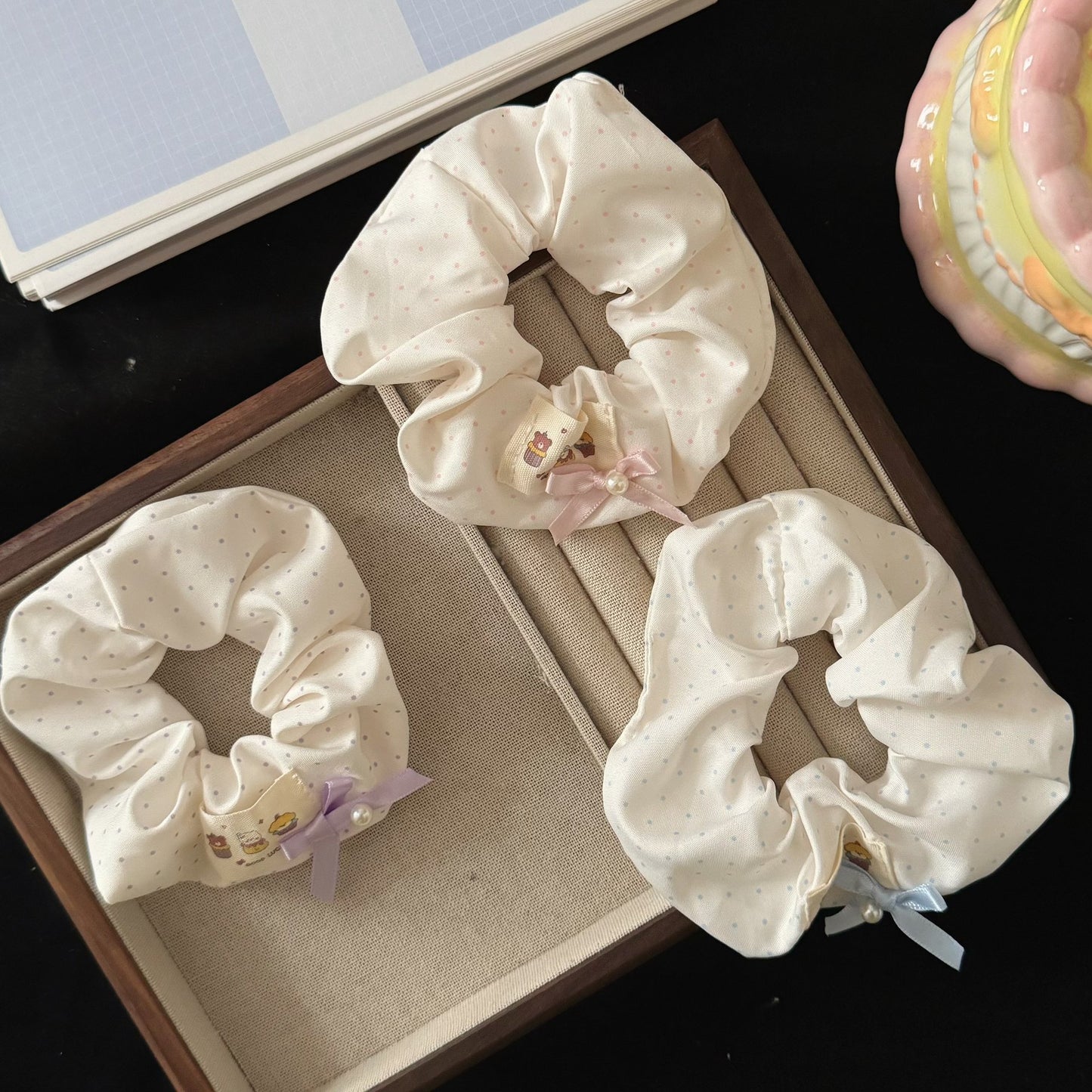 棕色小熊大腸圈髮圈－商品主圖｜https://igowo.tw/