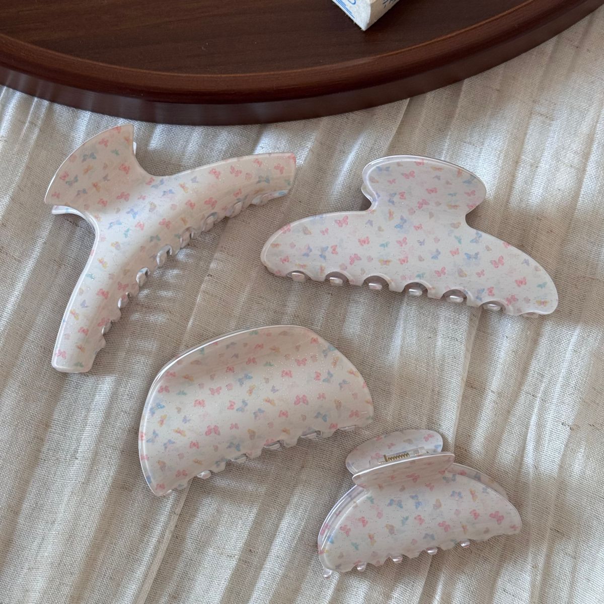 醋酸板材蝴蝶鯊魚夾－第二視角實拍｜https://igowo.tw/