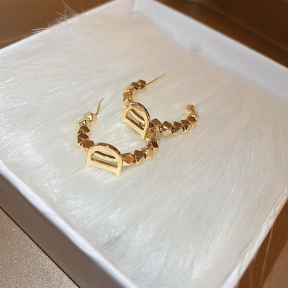 金色金屬簡約耳環－細節特寫5｜https://igowo.tw/