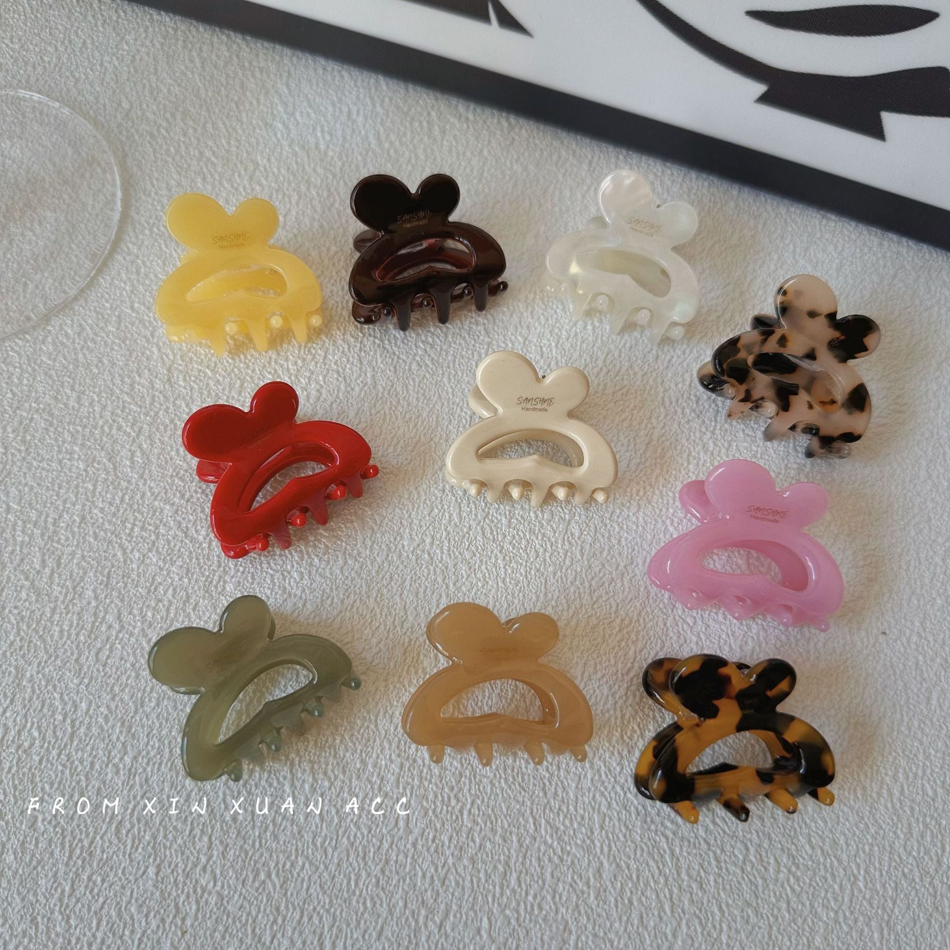 兔子簡約鯊魚夾－商品主圖｜https://igowo.tw/