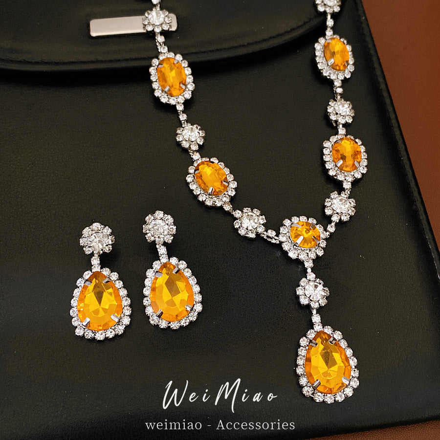 橢圓鑲鑽項鍊耳環組－商品主圖｜https://igowo.tw/