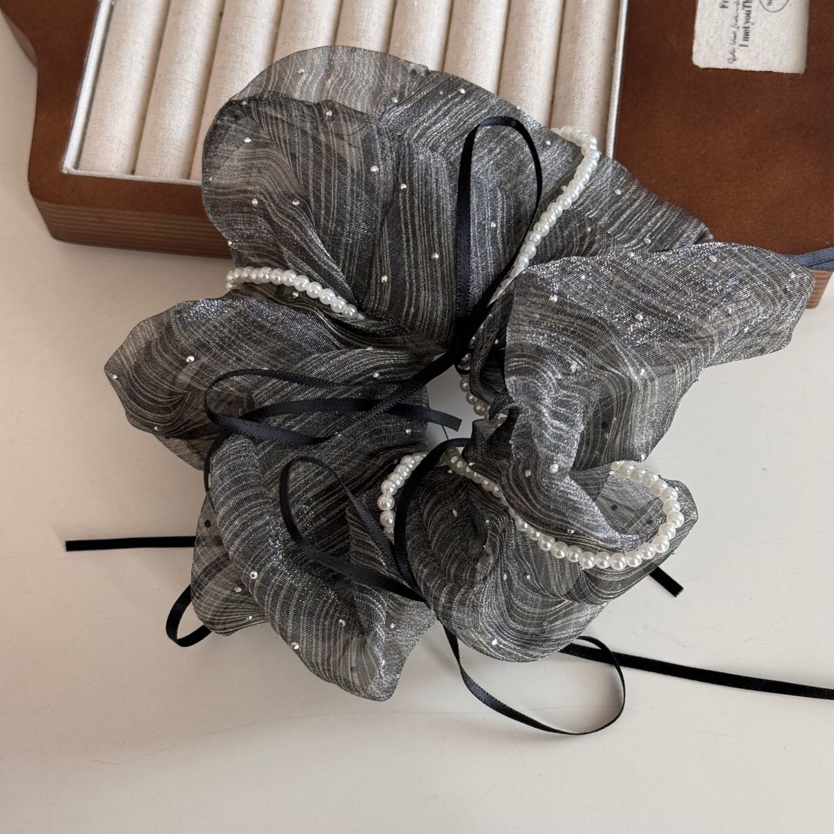 珍珠蝴蝶結纏繞髮圈