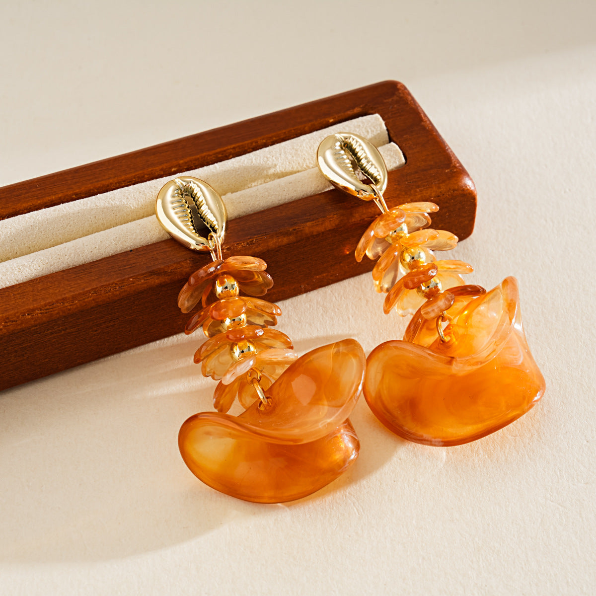 布面蝴蝶結流蘇耳釘－19#銀針-白色款細節17｜https://igowo.tw/