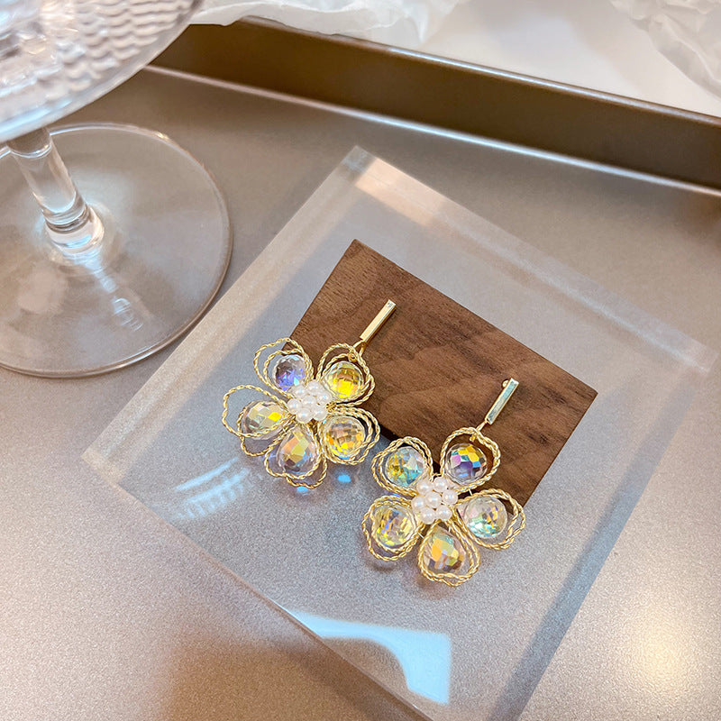 水晶串珠花朵耳釘－商品主圖｜https://igowo.tw/