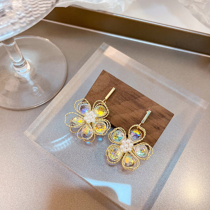 水晶串珠花朵耳釘－商品主圖｜https://igowo.tw/
