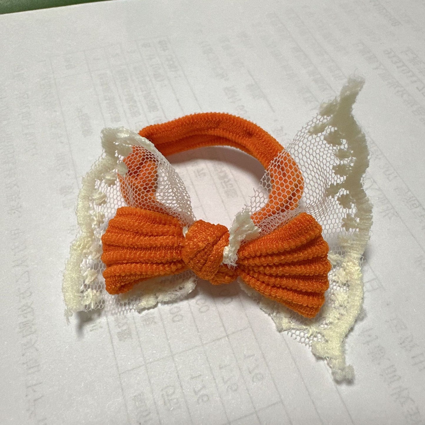 蕾絲蝴蝶結髮圈－卡其款細節7｜https://igowo.tw/