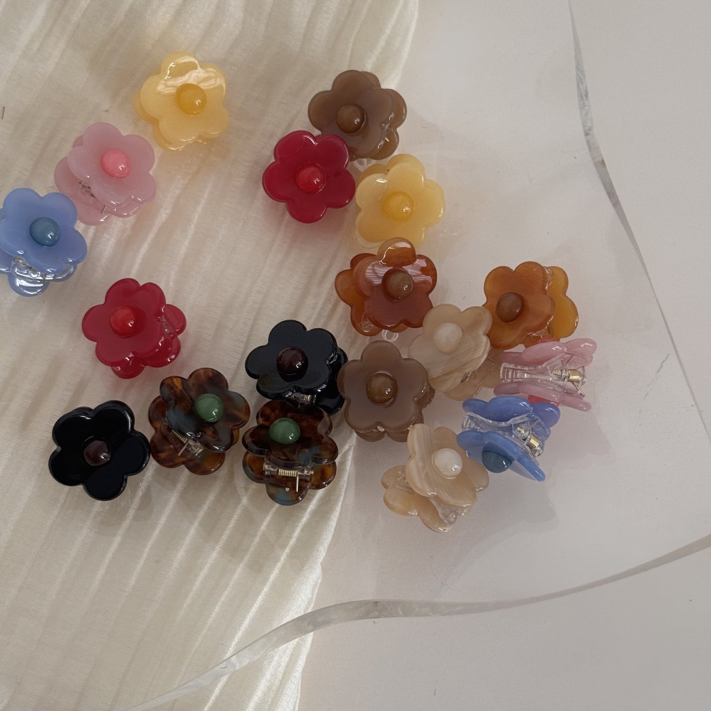醋酸板材小巧鯊魚夾－細節特寫1｜https://igowo.tw/