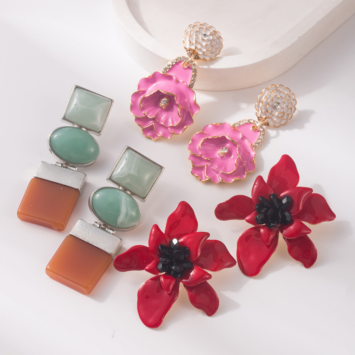 方形花朵垂墜復古耳環－商品主圖｜https://igowo.tw/