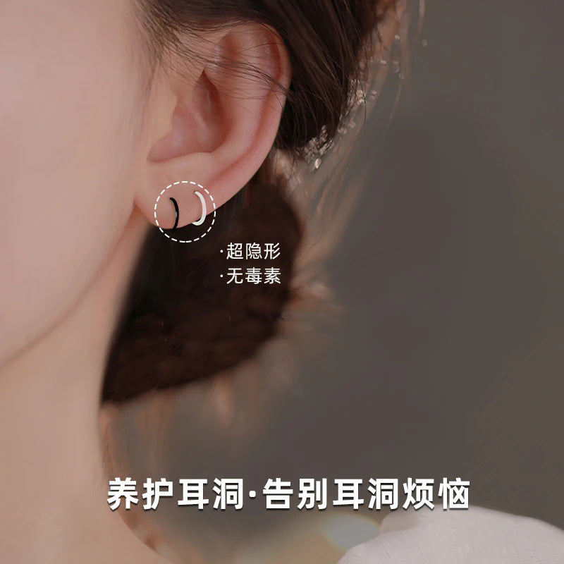素圈簡約耳骨釘－藍（一對裝）款實拍｜https://igowo.tw/