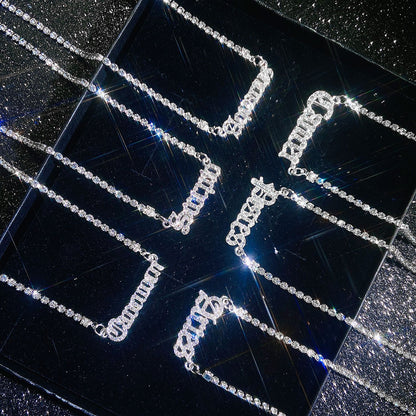 鋯石字母鑲鑽項鍊－細節特寫1｜https://igowo.tw/