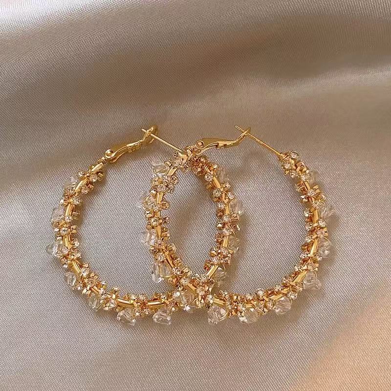 鋯石圓圈誇張耳環－商品主圖｜https://igowo.tw/