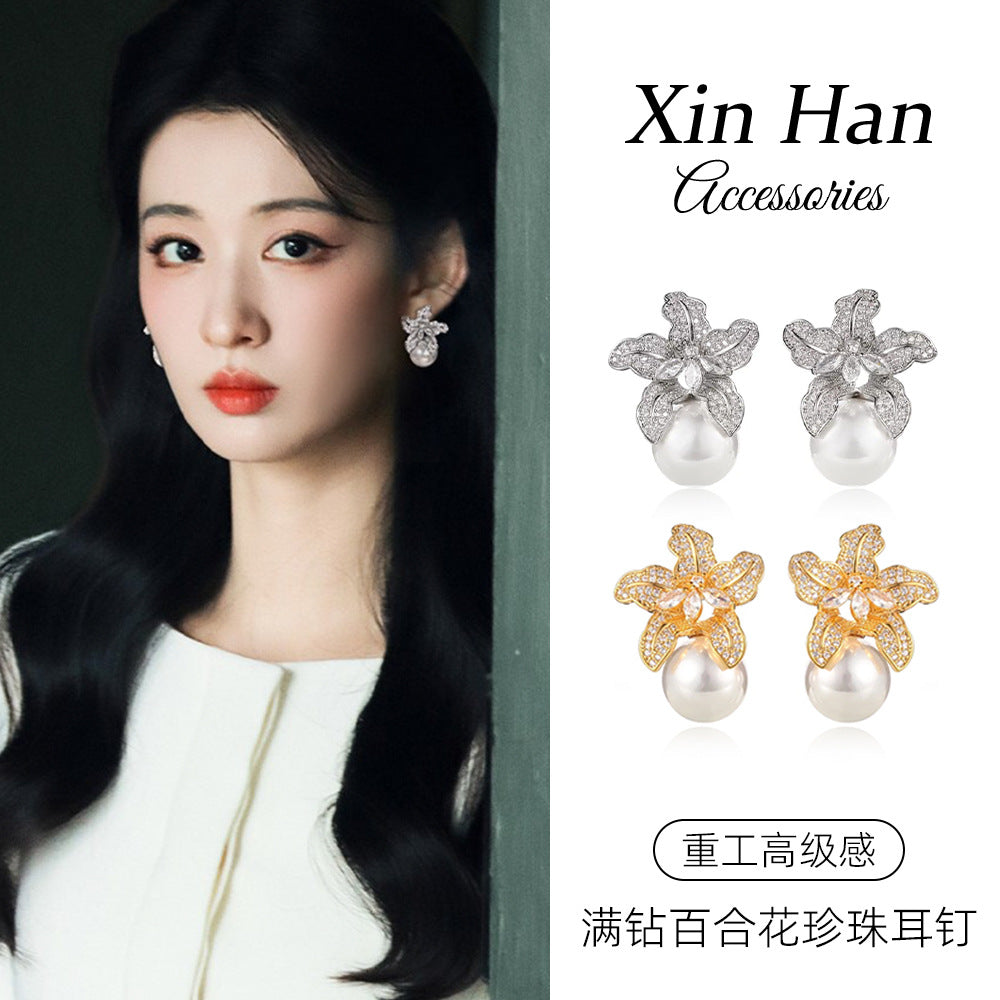 珍珠鋯石花朵復古耳釘－商品主圖｜https://igowo.tw/