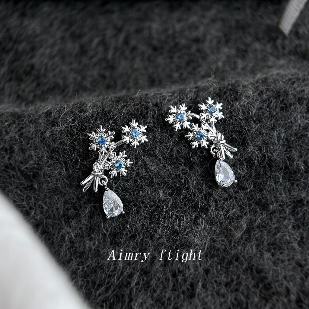 海藍寶鋯石雪花耳環－商品主圖｜https://igowo.tw/