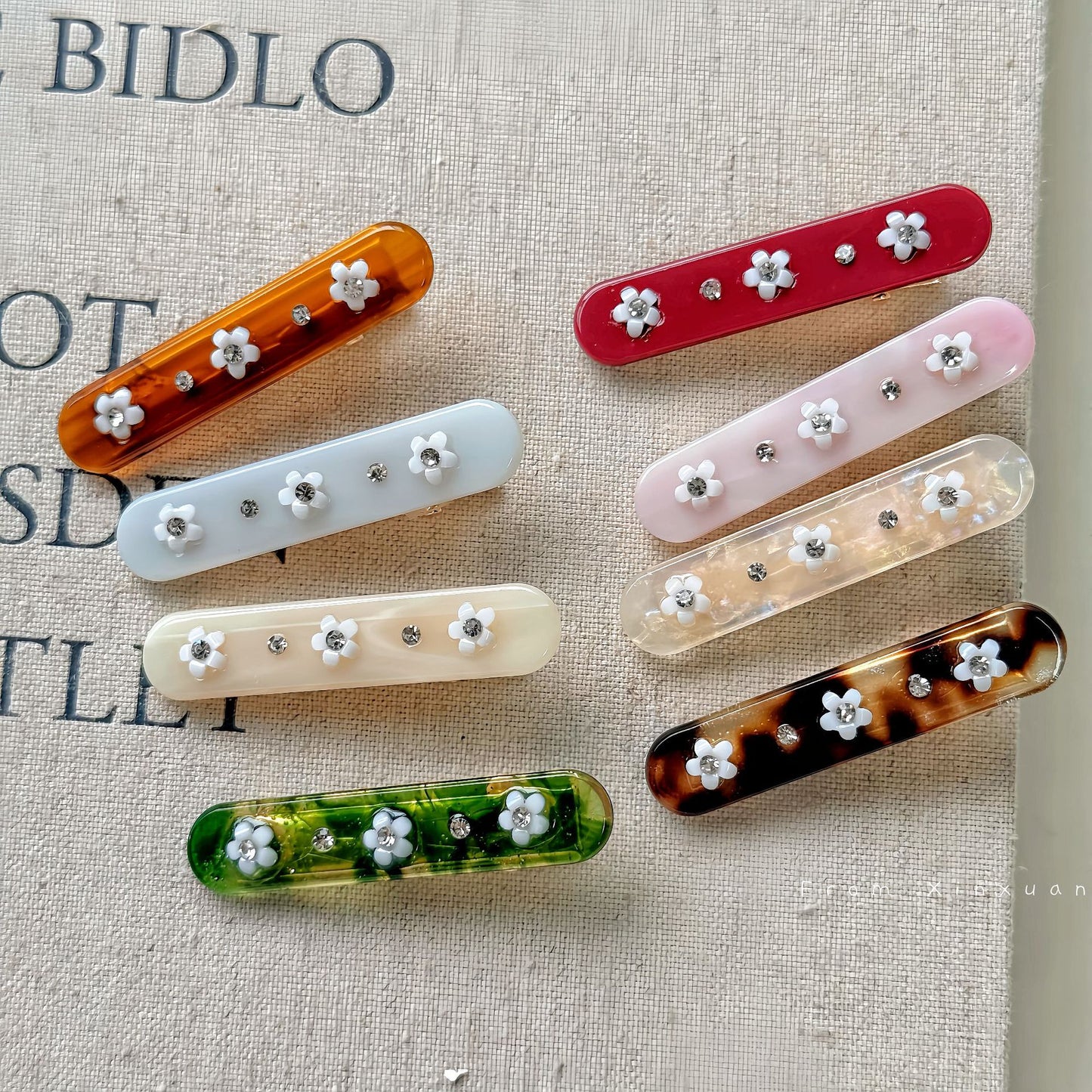 鋯石花朵方形鑲鑽髮夾－商品主圖｜https://igowo.tw/