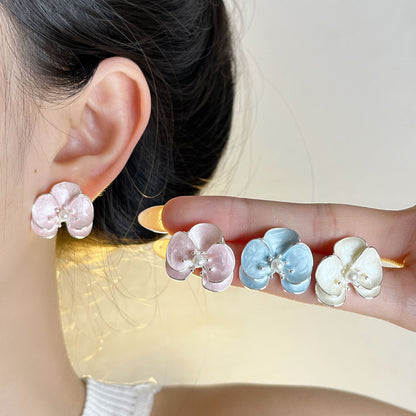 花朵簡約耳釘－細節特寫1｜https://igowo.tw/