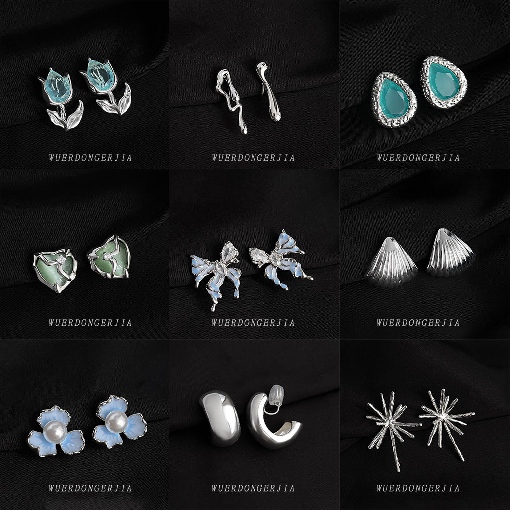 金色鋯石微鑲耳夾－粉色蝴蝶結款實拍｜https://igowo.tw/