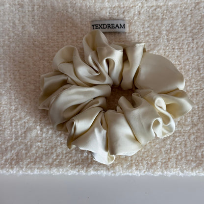 大腸圈簡約髮圈－褶皺花苞圈-咖色款細節｜https://igowo.tw/