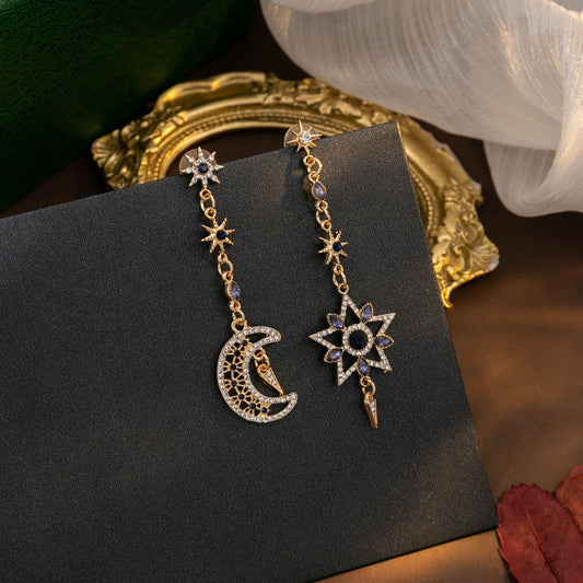 星星不對稱鑲鑽耳墜－商品主圖｜https://igowo.tw/