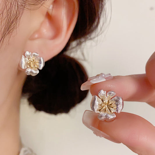 S925撞色花朵簡約耳釘－商品主圖｜https://igowo.tw/