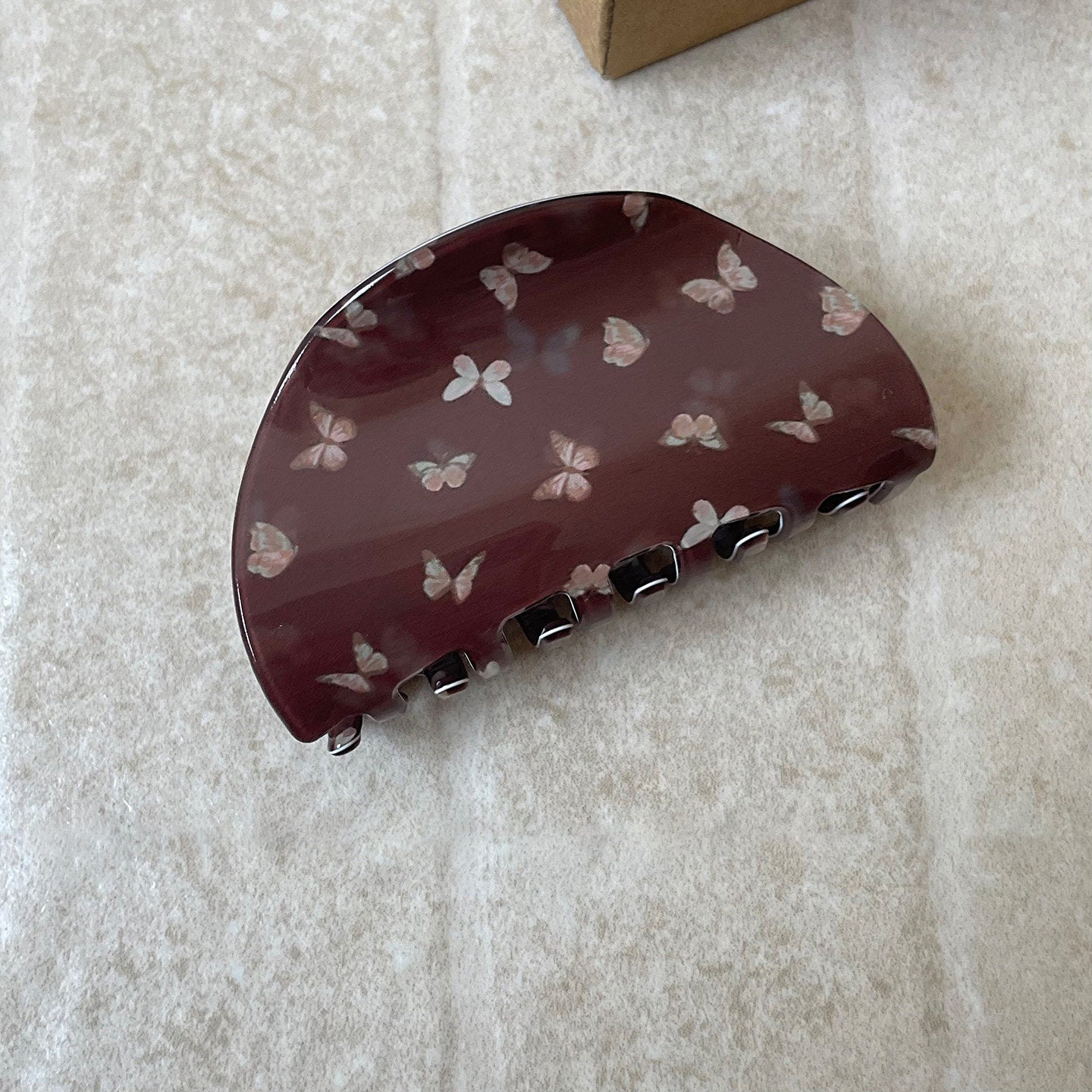 棕色蝴蝶鯊魚夾
