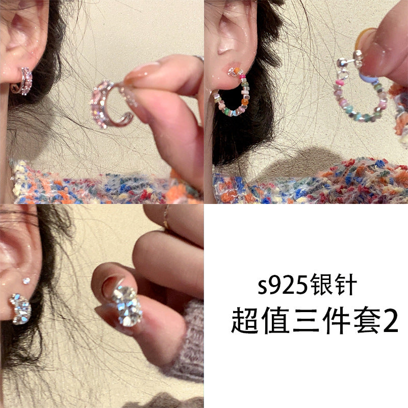 繽紛鑲鑽簡約耳扣－細節特寫1｜https://igowo.tw/