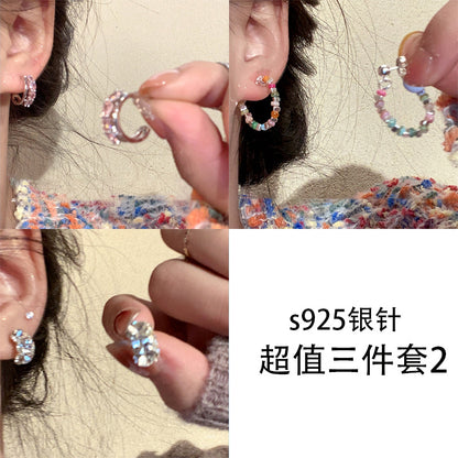 繽紛鑲鑽簡約耳扣－細節特寫1｜https://igowo.tw/