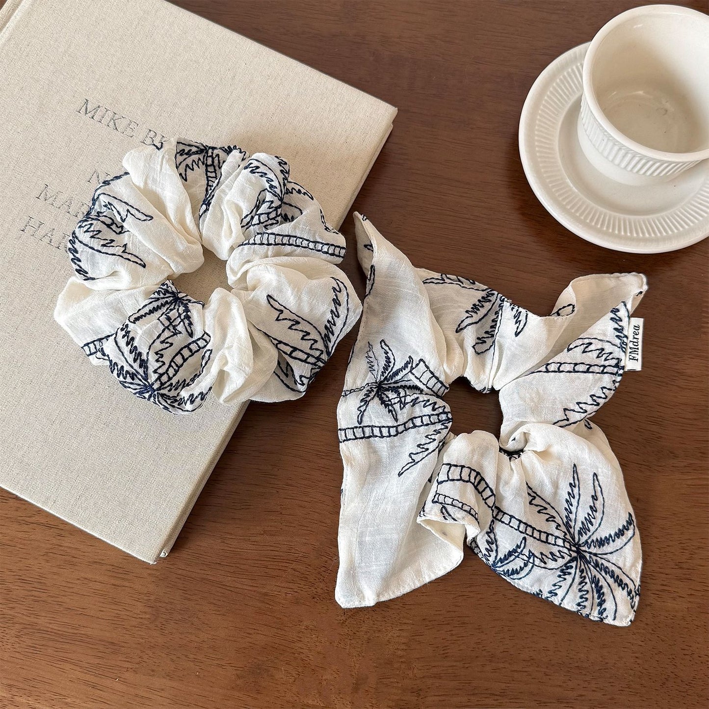 網紗大腸圈刺繡髮圈－椰樹刺繡方巾款實拍｜https://igowo.tw/