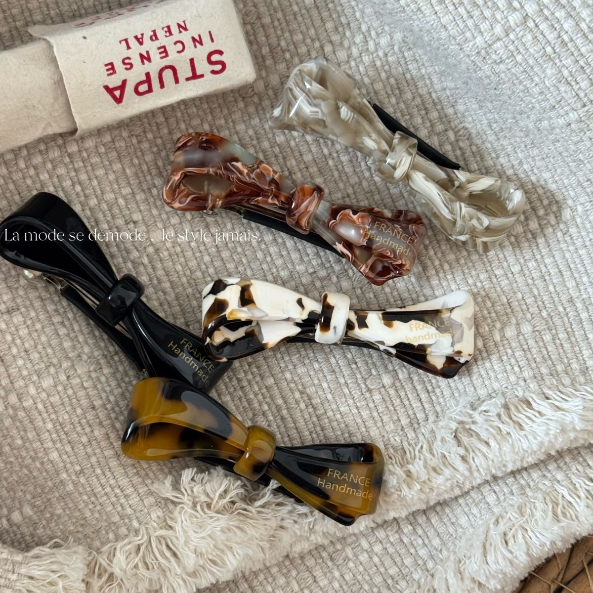 醋酸板材領結簡約髮夾－細節特寫1｜https://igowo.tw/