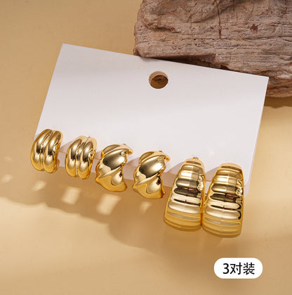 金色C形簡約耳釘套組－細節特寫14｜https://igowo.tw/