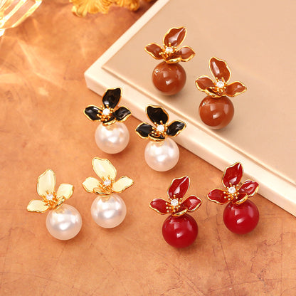 紅色珍珠花朵耳釘－商品主圖｜https://igowo.tw/