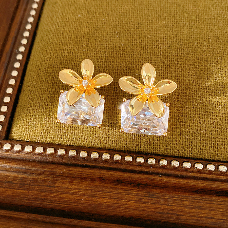 金色鋯石花朵電鍍耳釘