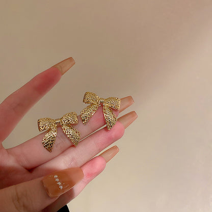 金屬簡約耳環－第二視角實拍｜https://igowo.tw/