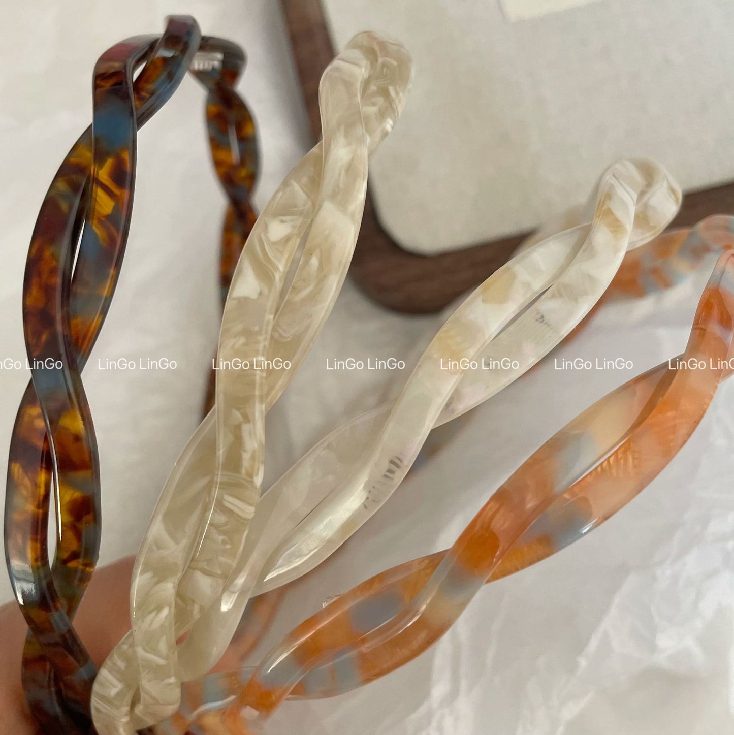 彩色醋酸板材豹紋髮箍－淺米色款細節｜https://igowo.tw/