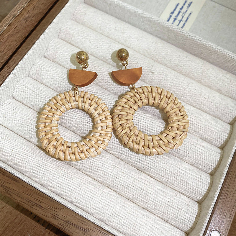 編織樹脂圓形耳環－細節特寫6｜https://igowo.tw/