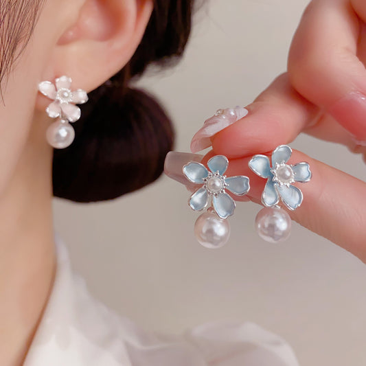 珍珠花朵簡約耳墜－商品主圖｜https://igowo.tw/