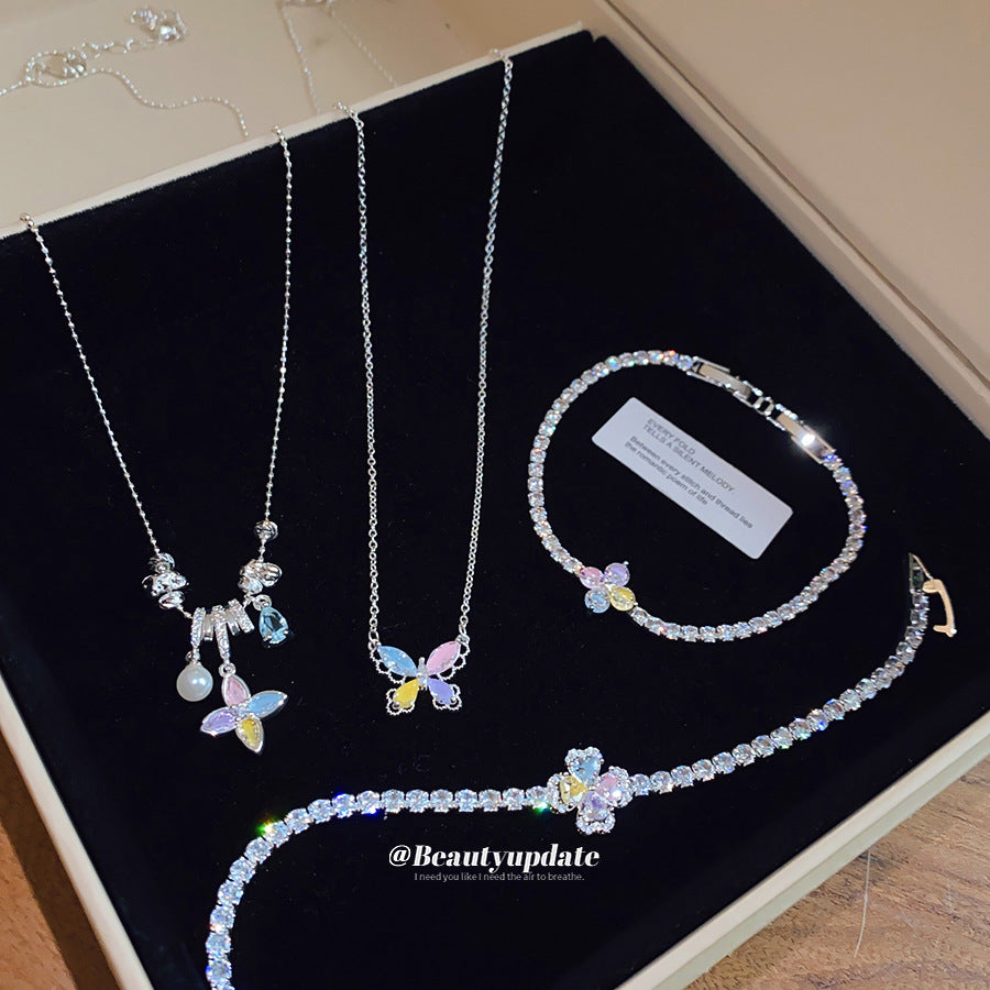 鋯石蝴蝶花朵項鍊套組－商品主圖｜https://igowo.tw/